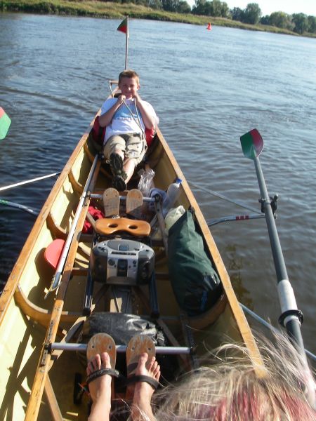 Pause im Ruderboot Elbe 06