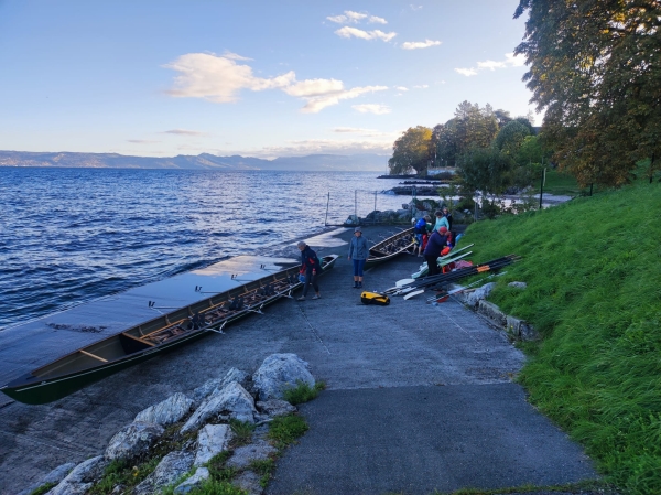 Ruderboote am Genfer See Oktober 2023