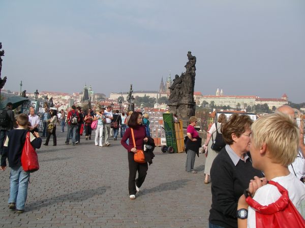 Ruderer auf der Karlsbruecke 06