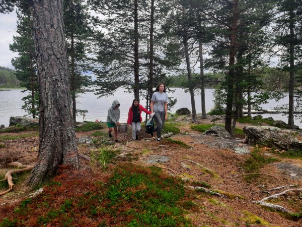 Ruderer auf einsamer Insel im Inari 2022